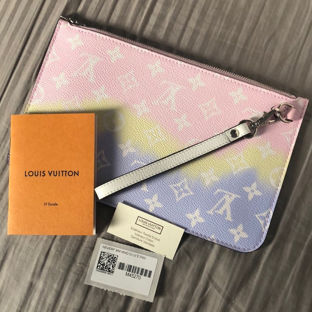 ❤️SOLD❤️.  Collectors Escale Pochette